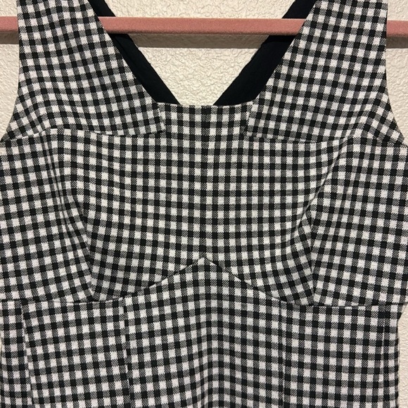 Cabi Bombshell Black & White Checkered V-Neck Tank Top - Picture 5 of 8